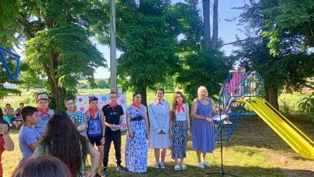 На детской площадке говорили о здоровом образе жизни