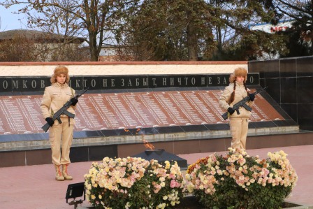 Память Неизвестных солдат чтят в Тбилисском районе