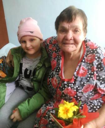 Ученики шестой школы поздравили женщин-ветеранов с 8 марта