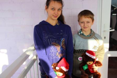 Глава Тбилисского района развозит подарки детям