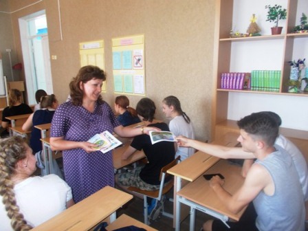 Работники Тбилисской центральной детской библиотеки организовали интерактивную викторину «Здоровый образ жизни-альтернативы нет»