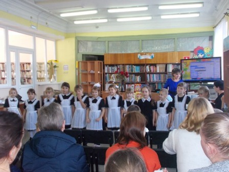 В детской библиотеке начались семейные праздники, посвященные Дню Матери