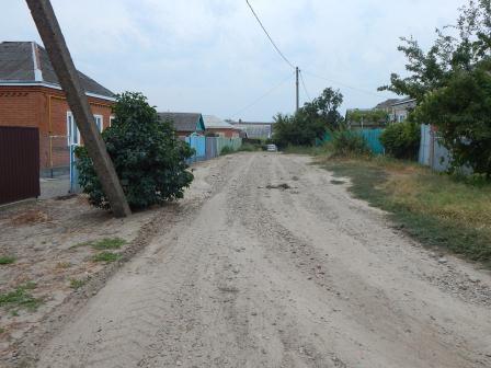 В Тбилисской продолжается грейдирование дорог 