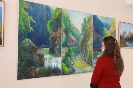 В станице Тбилисской открылась выставка картин