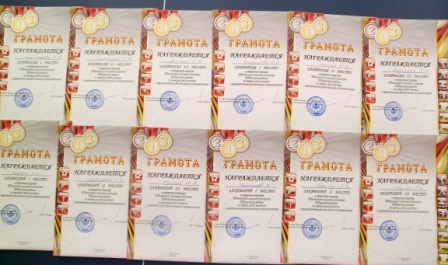 В клубе «Успех» прошли соревнования по шашкам и дартсу