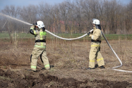 В Тбилисской прошло учение по тушению ландшафтного пожара