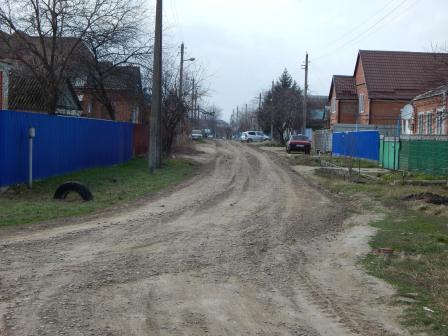 В станице Тбилисской продолжают ремонтировать дороги