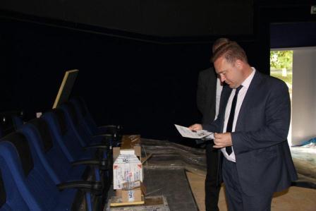 В кинотеатре Тбилисского района устанавливают 3D оборудование