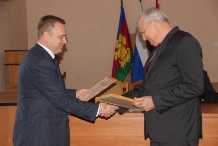 В Тбилисском районе стартует конкурс на лучшее новогоднее украшение предприятий