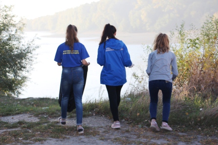 Активисты района провели субботник на берегу реки Кубань