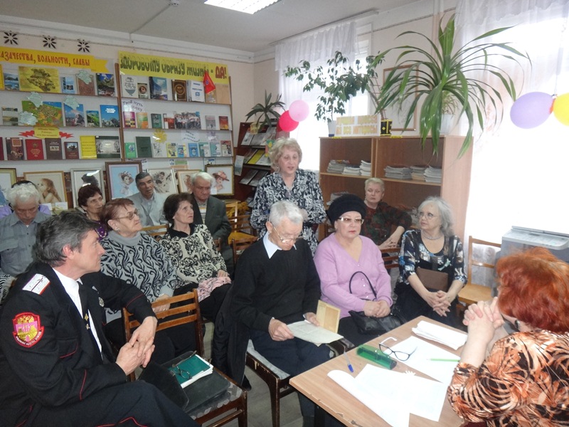 в читальном зале районной библиотеки состоялся круглый стол пишущих авторов