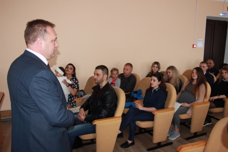 Одиннадцать молодых семей Тбилисского района получили сертификаты на жилье