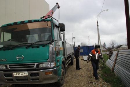 Евгений Ильин строго контролирует строительство спорткомплекса