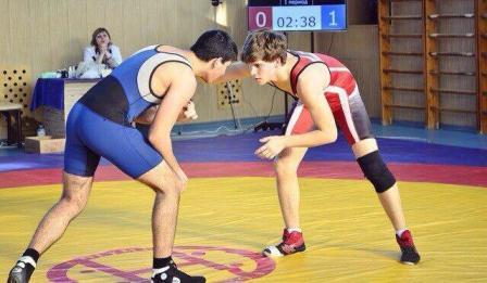 Тбилисский спортсмен стал серебряным призером в крае по вольной борьбе