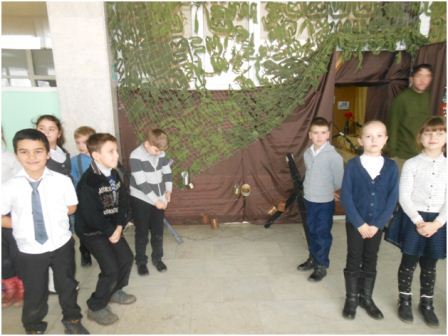 Ученики третьей школы посетили экспозицию «Военный блиндаж»