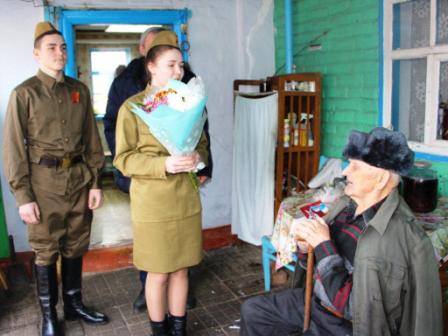 В Тбилисском районе участников Великой Отечественной войны поздравляют с Днем защитника Отечества