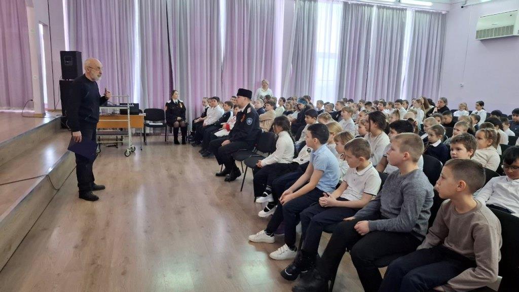 В школах Тбилисского района прошли памятные мероприятия