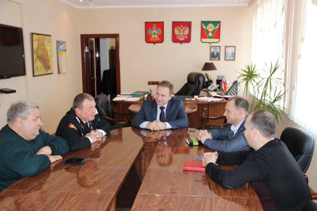 Евгений Ильин обсудил вопросы казачества с атаманом Кавказского отдела Кубанского казачьего войска
