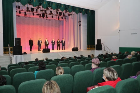 Жительниц Тбилисского района поздравили с наступающим 8 марта