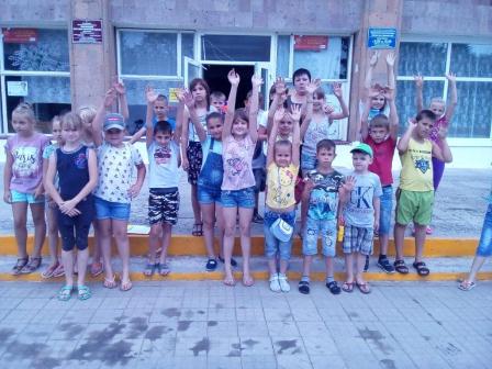 Юных ловлинцев порадовали игровой программой 