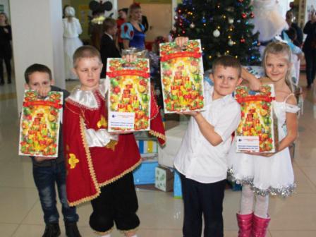 Каспийский Трубопроводный Консорциум вручил 340 подарков маленьким тбилисцам