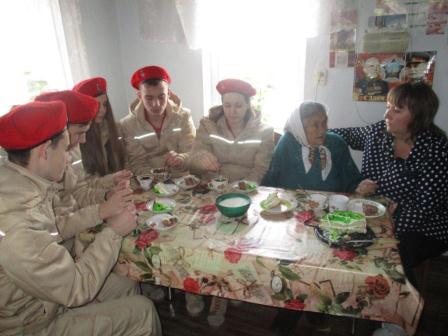 В Тбилисском районе поздравили участницу Сталинградской битвы