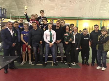 Тбилисский спортсмен установил три рекорда Краснодарского края в троеборье