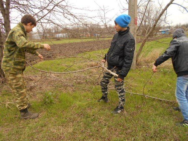 В Тбилисском районе волонтеры продолжают помогать ветеранам и пенсионерам