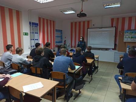 Для студентов провели открытые уроки по правилам безопасности 