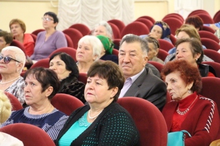 Пожилых людей Тбилисского района поздравили с праздником