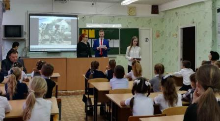 В шестой школе прошли Уроки мужества, посвященные 30-летию вывода советских войск из Афганистана