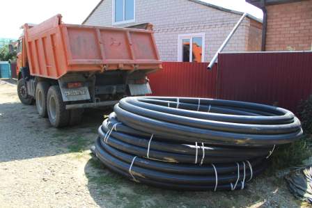 В Тбилисской на улице Базарной меняют водопровод