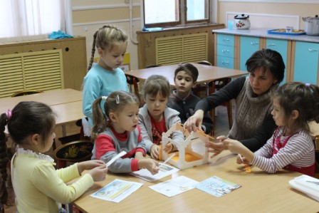 В детском саду «Родничок» стартовала акция «Птицы Кубани. Поможем птицам зимой»