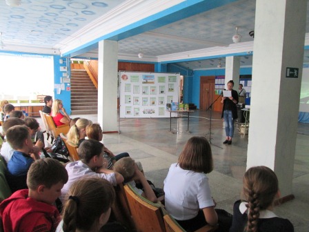 Для ловлинцев провели информационный час «Стоп-Алкоголь»