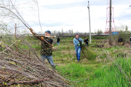 В Тбилисском районе во рамках Всекубанского субботника убрали более 140 м2 территории 