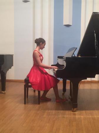 Тбилисские школьницы борются за победу в Москве