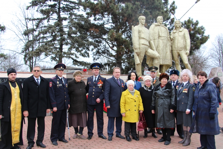 Работники прокуратуры Тбилисского района приняли участие в мероприятиях, посвященных 75-ой годовщине освобождения района от немецко-фашистских захватчиков