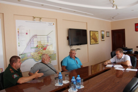 Евгений Ильин провел прием граждан