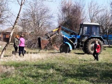 В Ловлинской прошел субботник