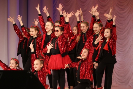 Жительниц Тбилисского района поздравили с наступающим 8 марта