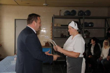 Евгений Ильин посетил ПО «Хлеб» и «Тбилисский маслосырзавод»