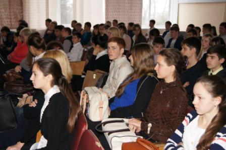 В школе № 6 станицы Тбилисской прошла торжественная линейка