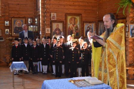 Учеников марьинской школы приняли в казачата