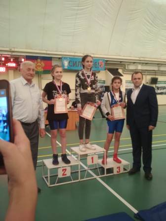 Тбилисские спортсменки заняли призовые места на Всероссийском турнире по вольной борьбе