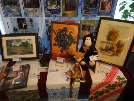 Выставка творческих работ читателей 