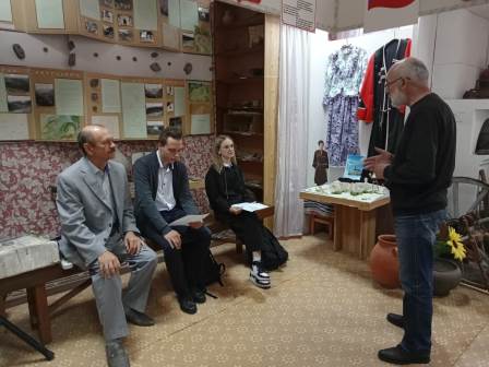 Работники муниципального архива провели уроки в школах Тбилисского района