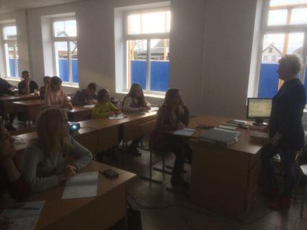 В Ванновском для студентов провели классные часы «Конституция — основной закон государства»