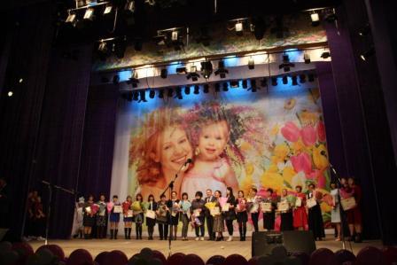 В Тбилисском районе поздравляют женщин с праздником