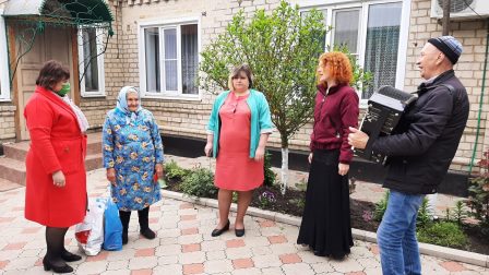 В Тбилисском районе с Днем Победы поздравили ветеранов