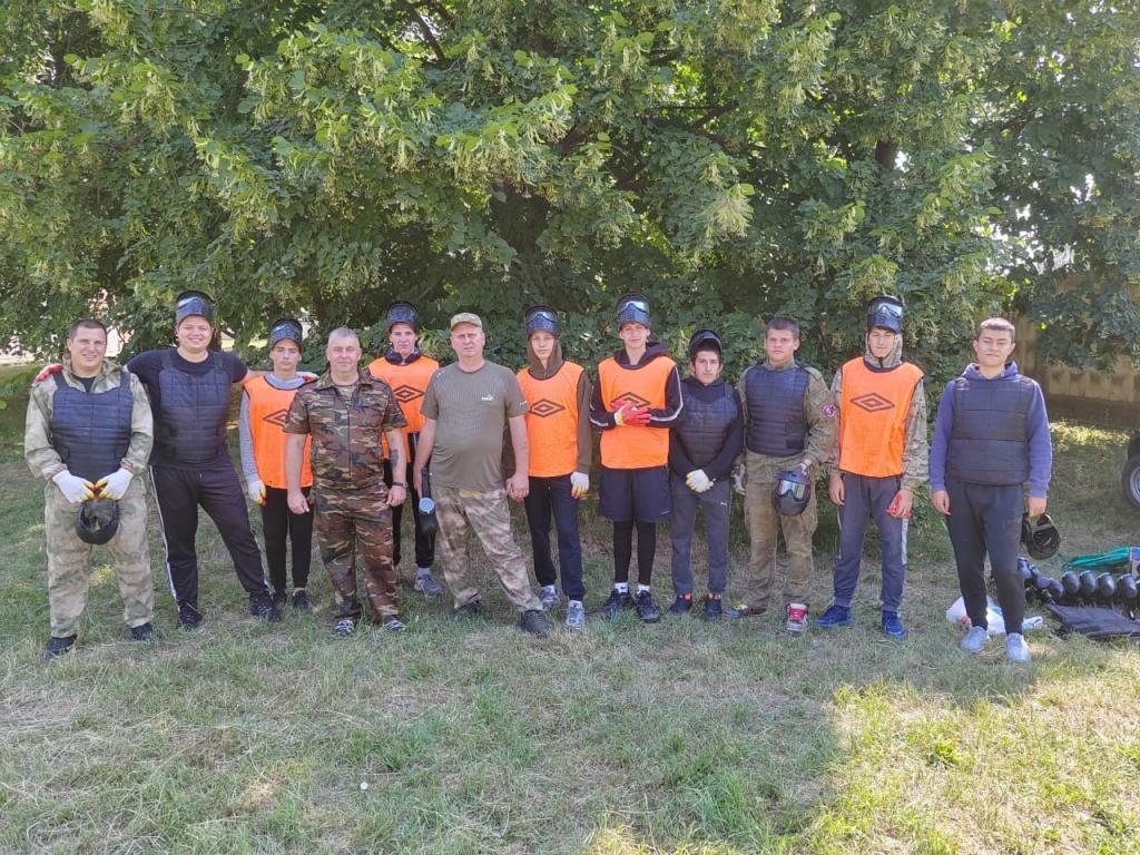 Играем в пейнтбол!